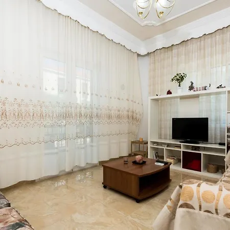 Aigli House Case de vacanță *