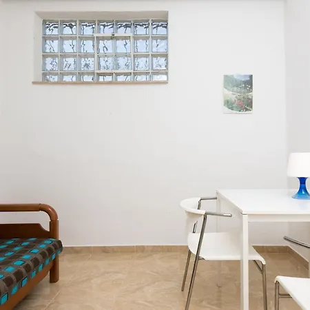 Aigli House *